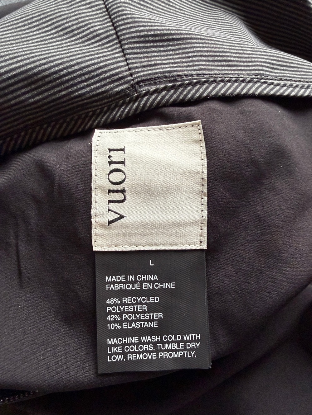 Vuori Outdoor Trainer Shell Black Mens Hooded Jacket Stretch Pockets Sz L - Picture 12 of 16